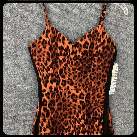 Almost Famous Leopard Print Dress NWT Animal Cheetah Bodycon Fitted Short Sexy - Picture 4 of 10